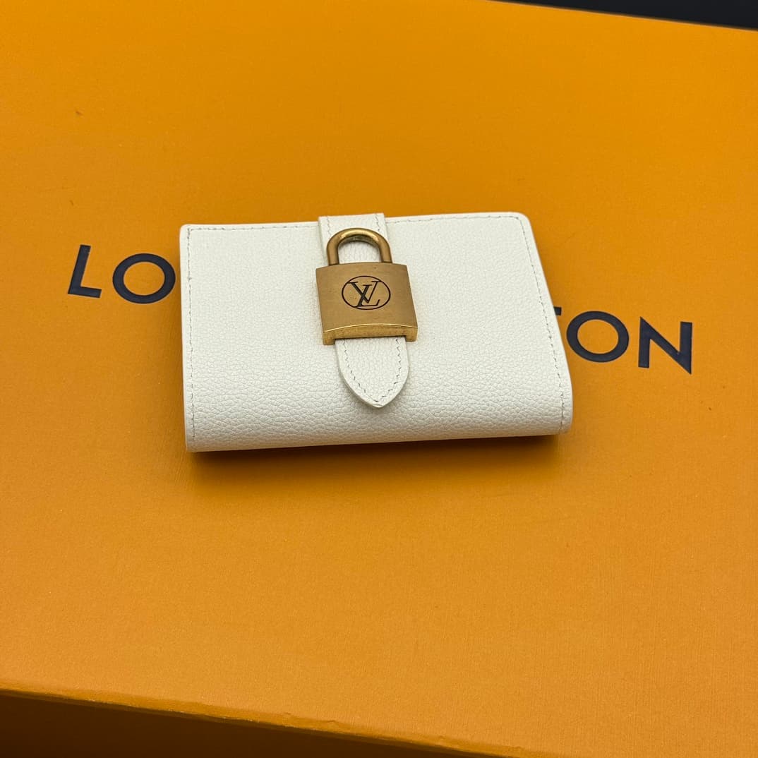 Louis Vuitton White Watch M12408