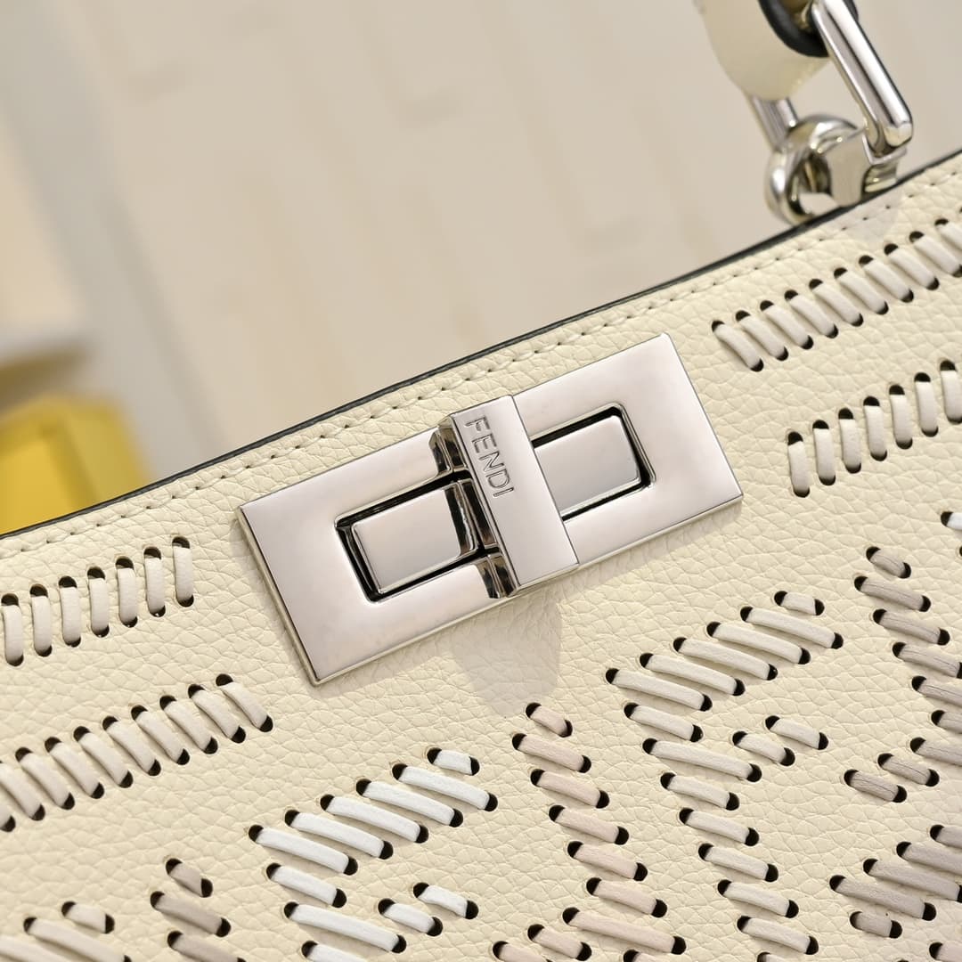 Fendi Gold Large Product 33207