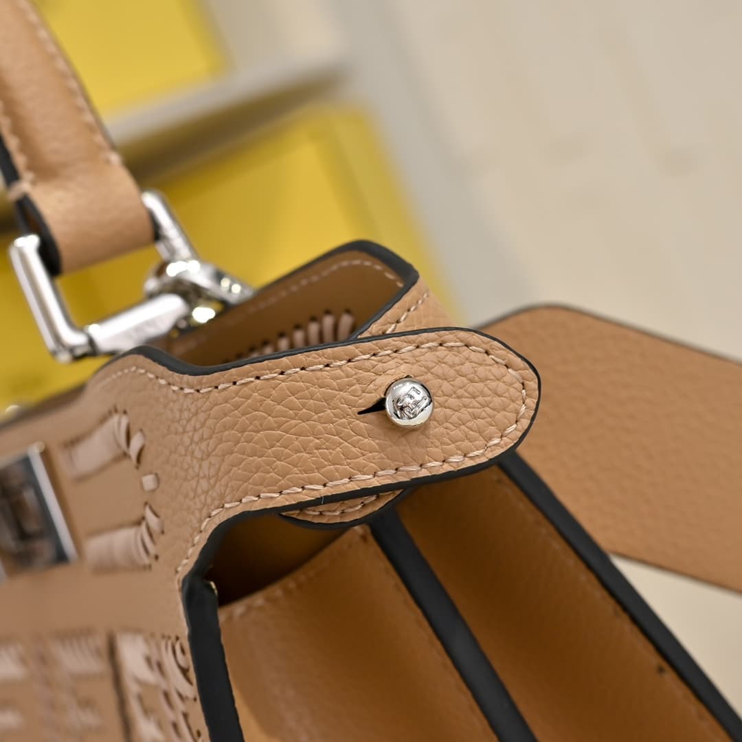 Fendi Gold Large Product 33207