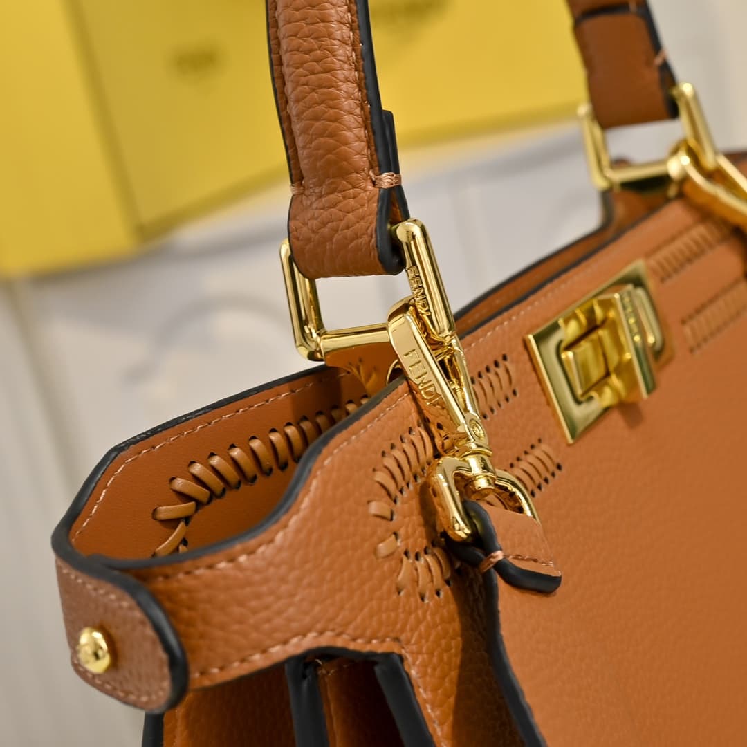 Fendi Gold Large Product 33206