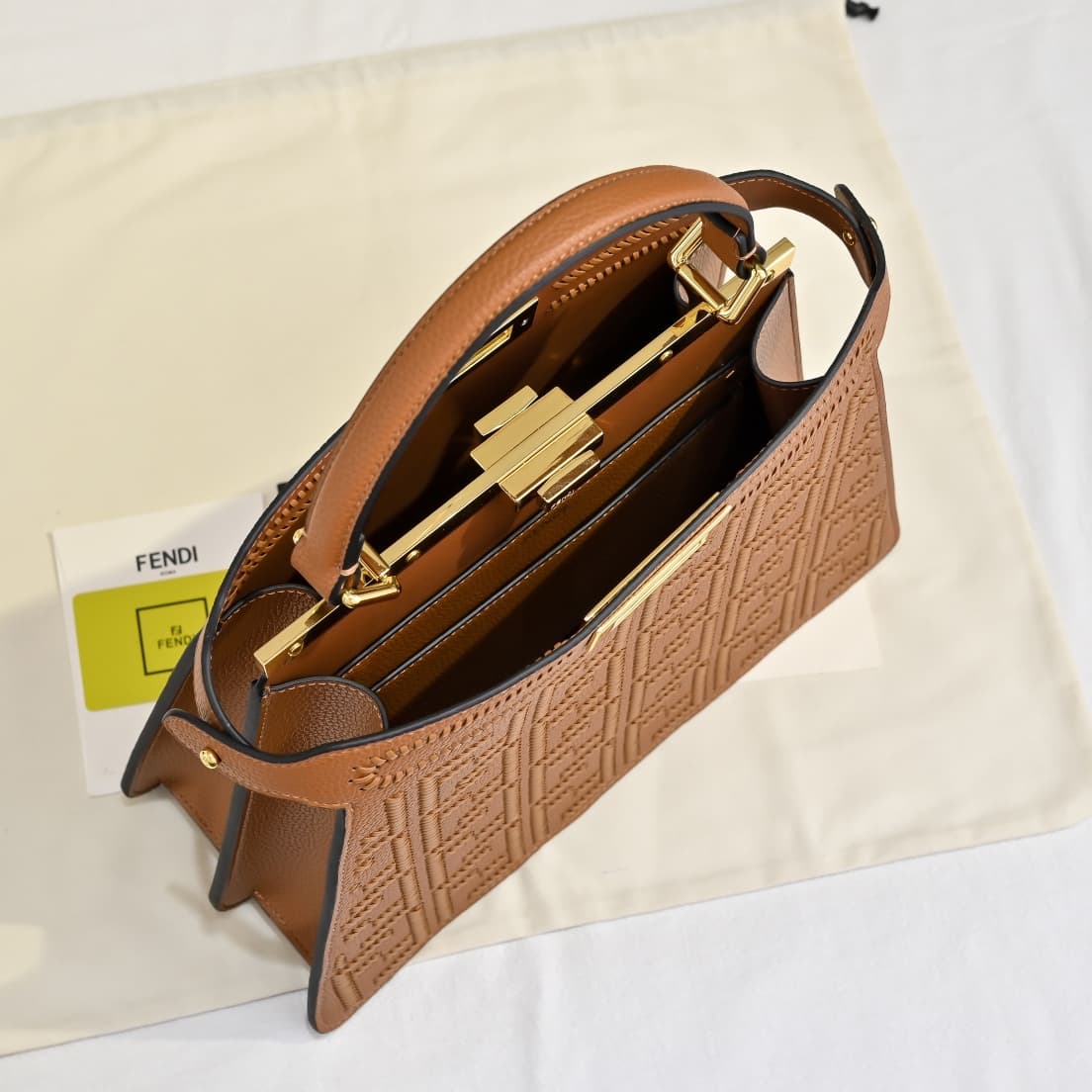 Fendi Gold Large Product 33206