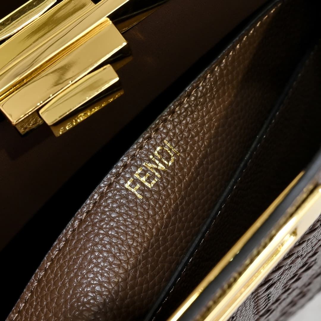 Fendi Gold Large Product 33206