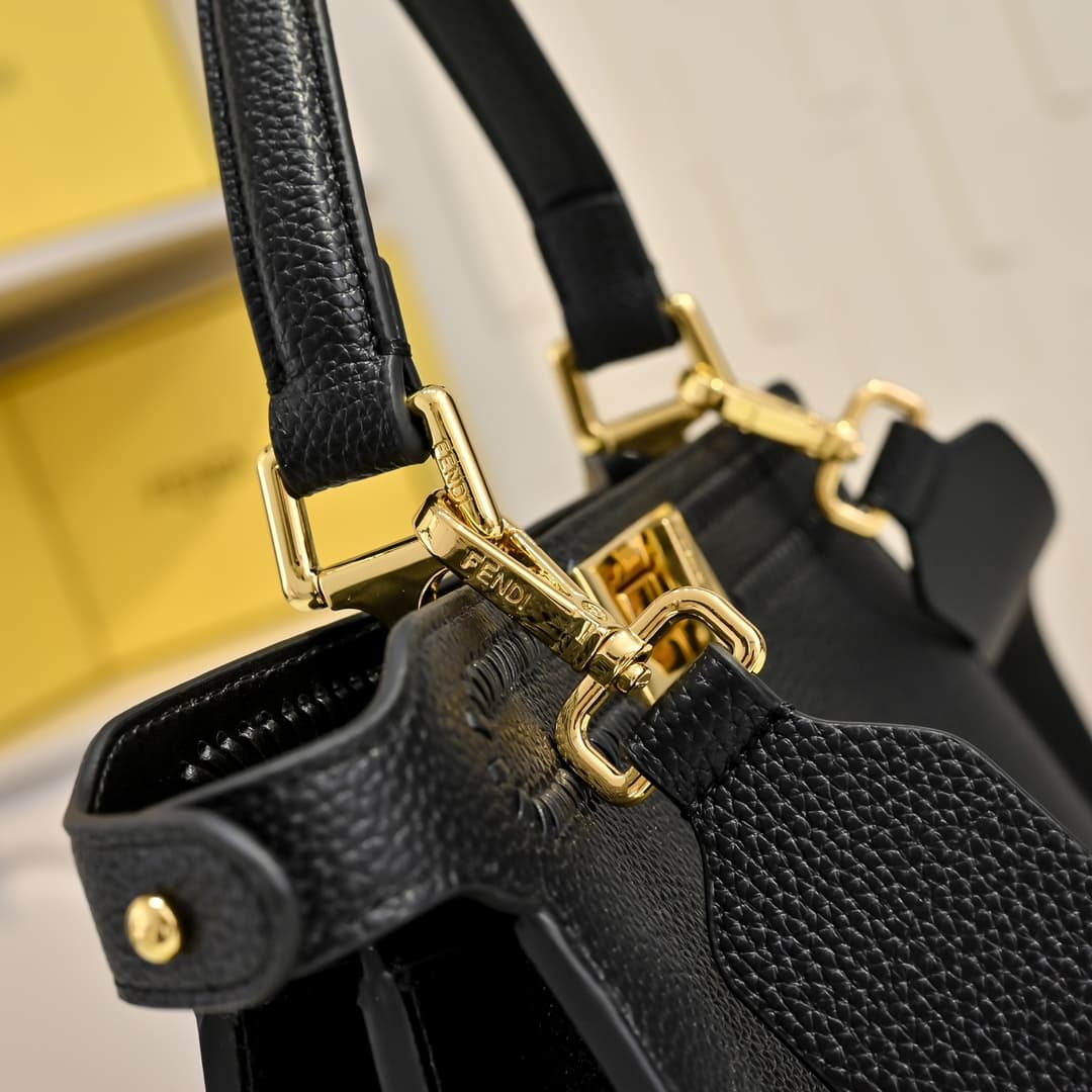 Fendi Gold Large Product 33206