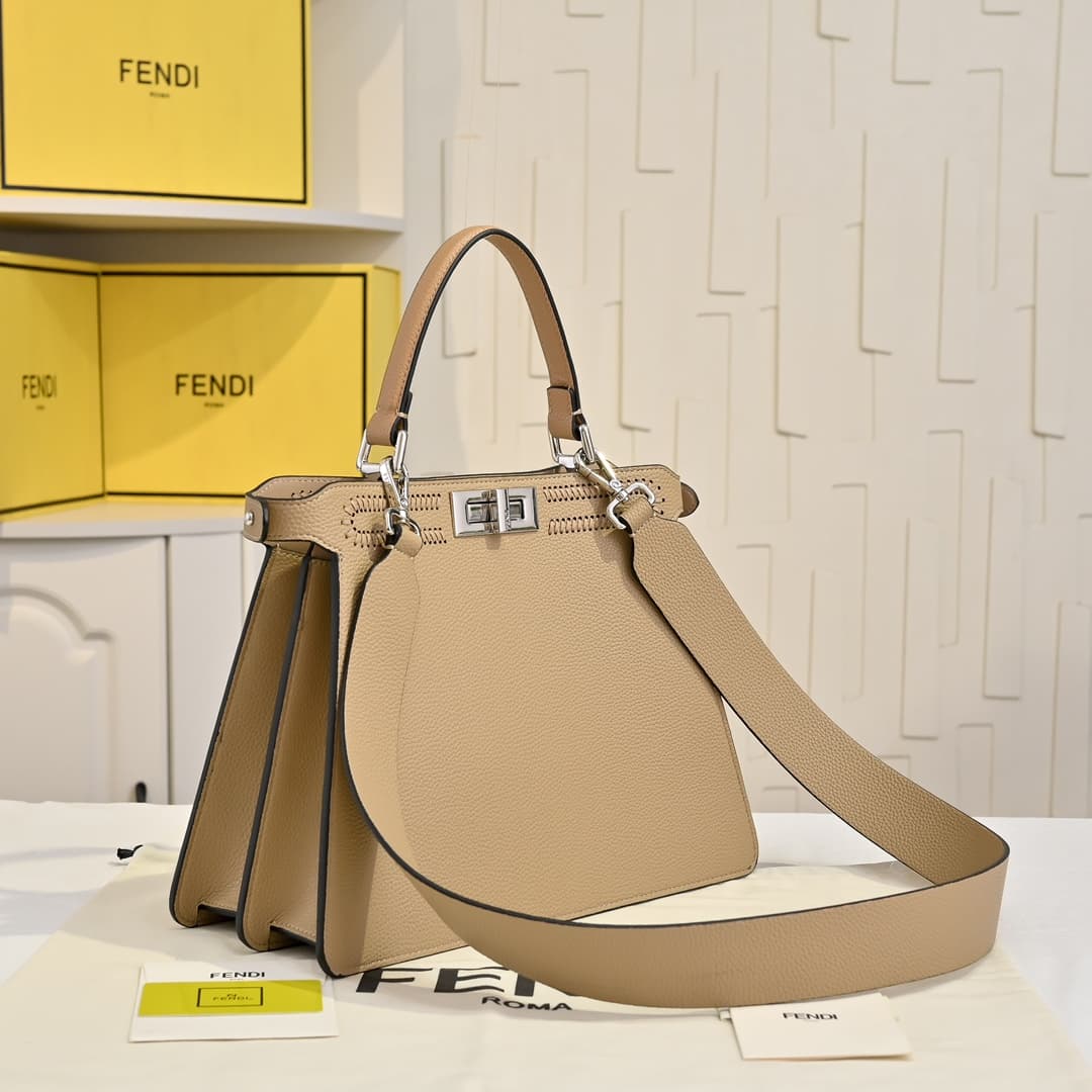 Fendi Gold Large Product 33206