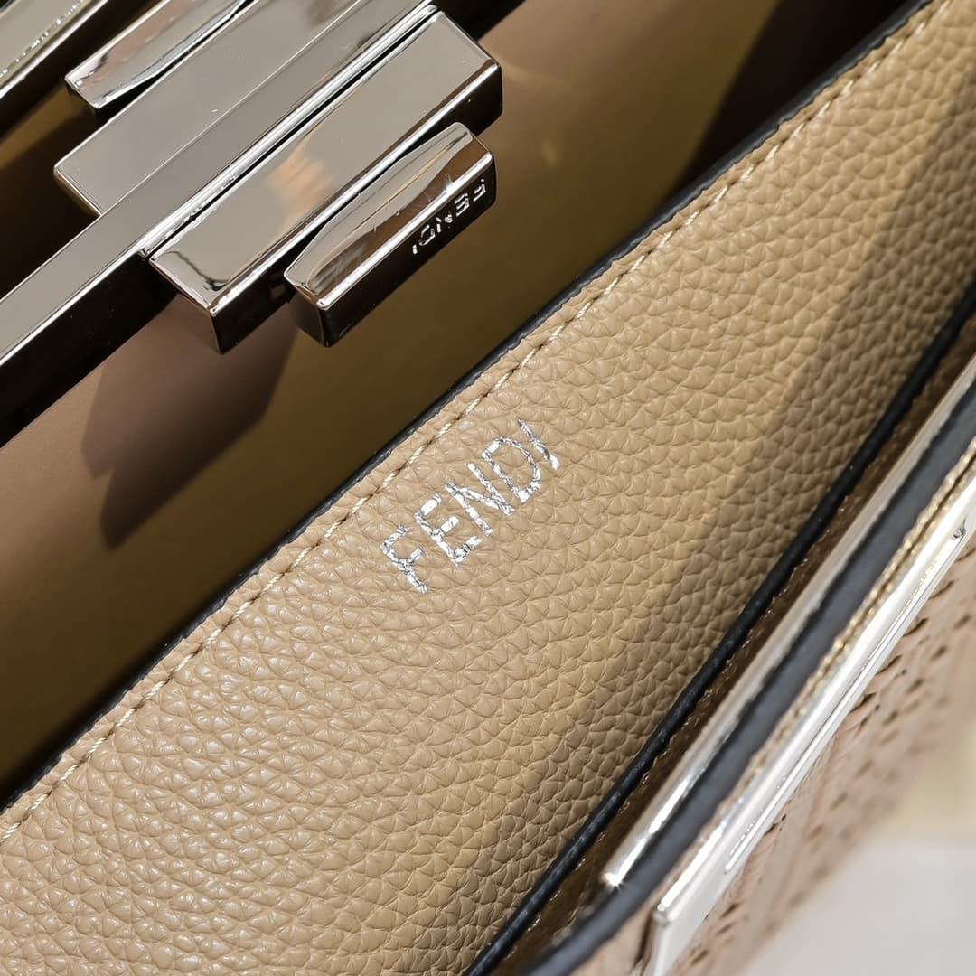 Fendi Gold Large Product 33206
