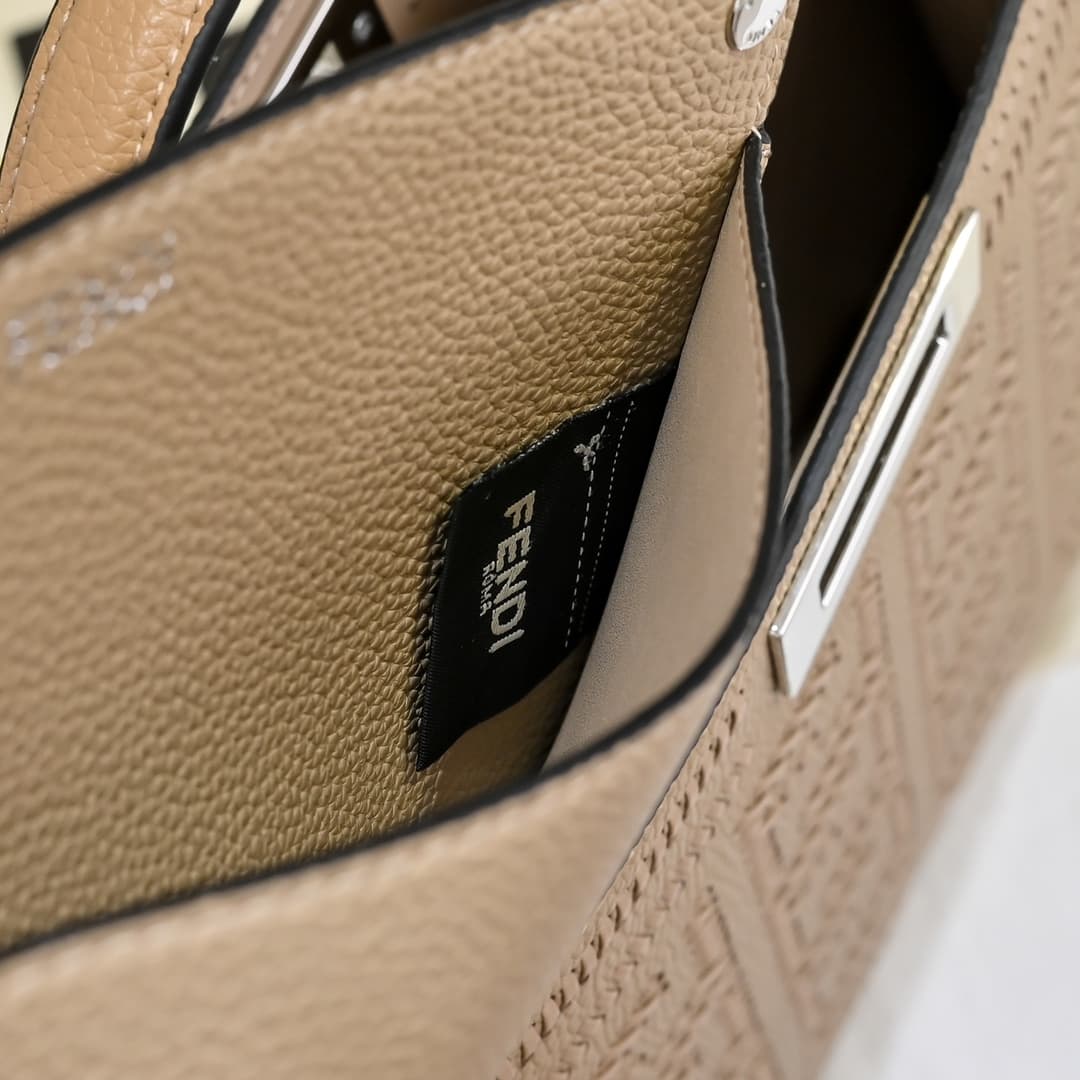 Fendi Gold Large Product 33206
