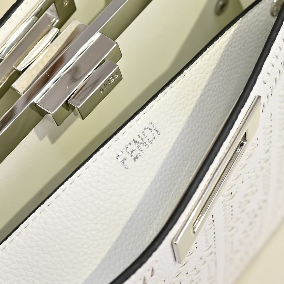 Fendi Gold Large Product 33206