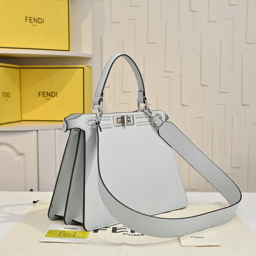 Fendi Gold Large Product 33206