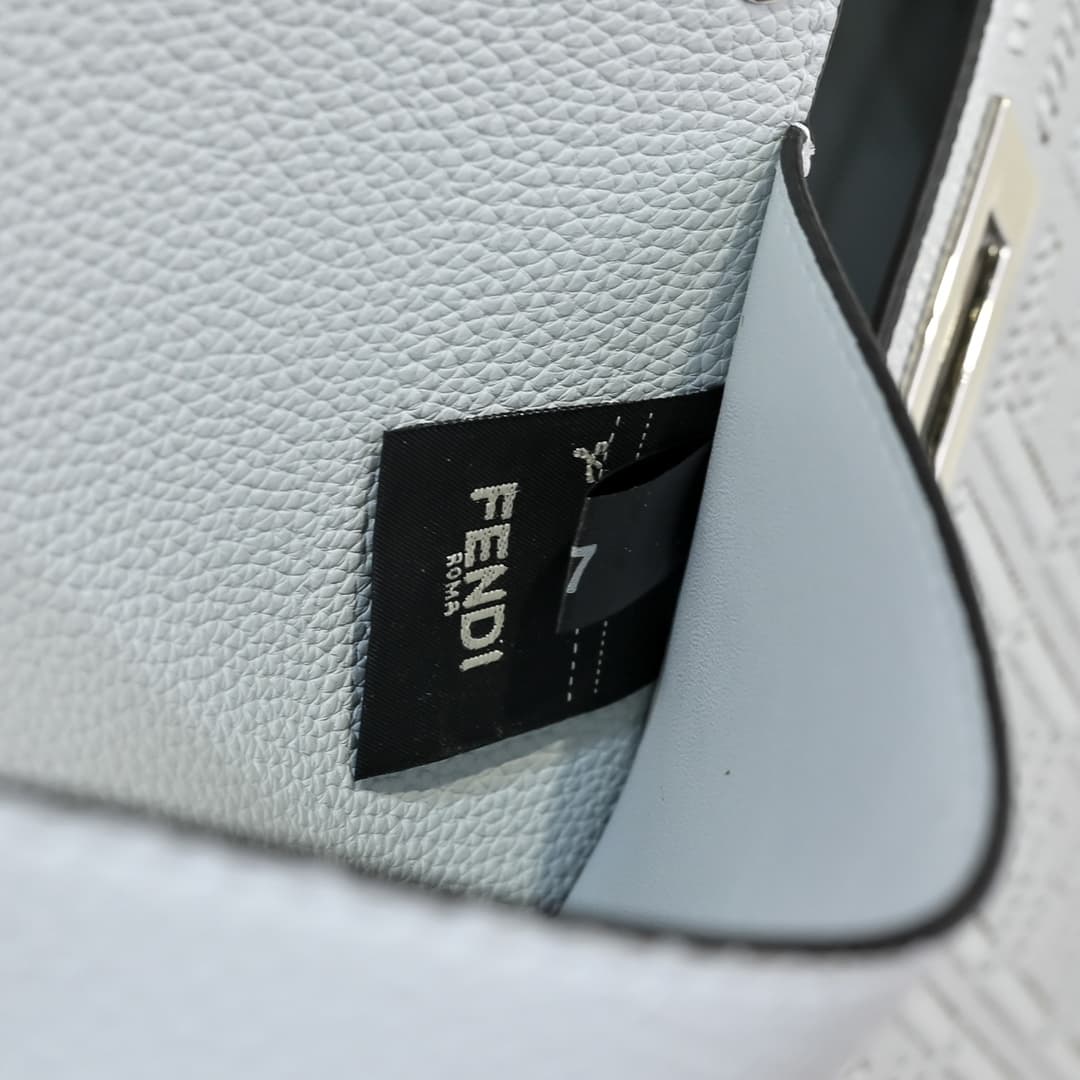 Fendi Gold Large Product 33206