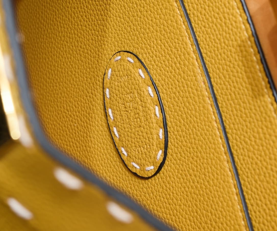 Fendi Gold Medium Product 3310