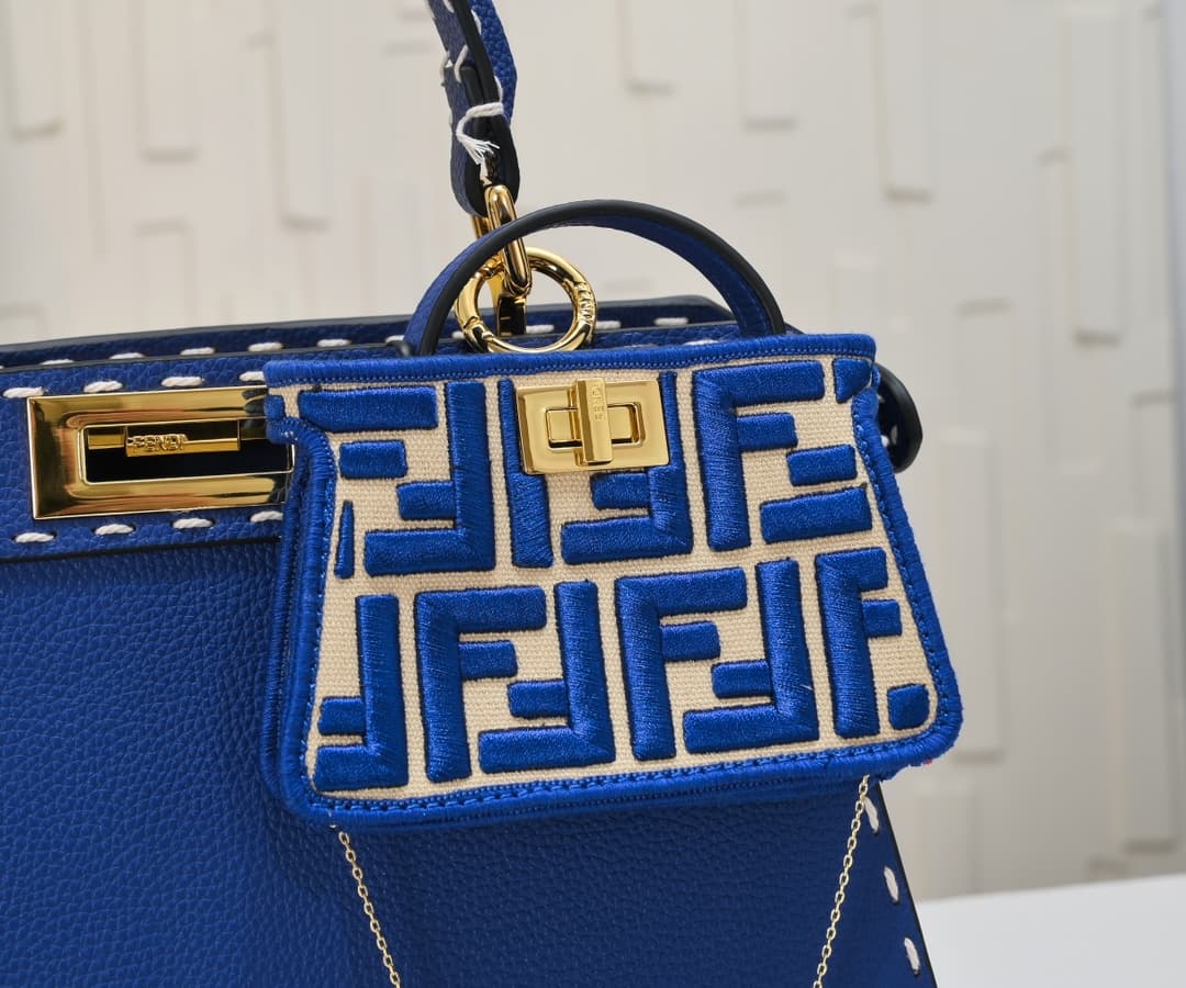 Fendi Gold Medium Product 3310