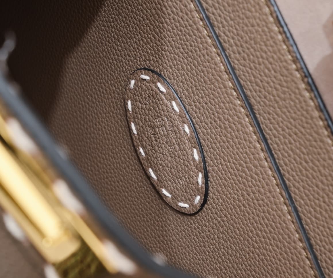 Fendi Gold Medium Product 3310