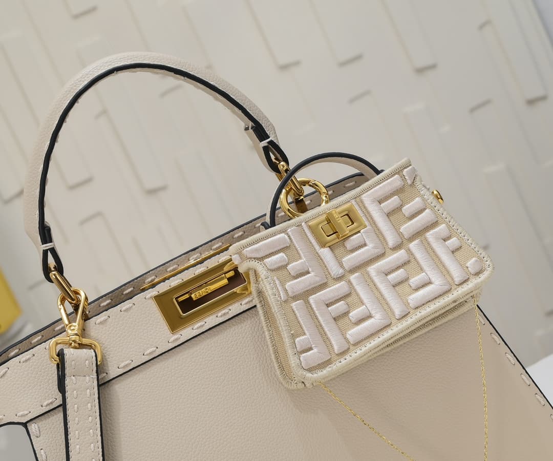 Fendi Gold Medium Product 3310