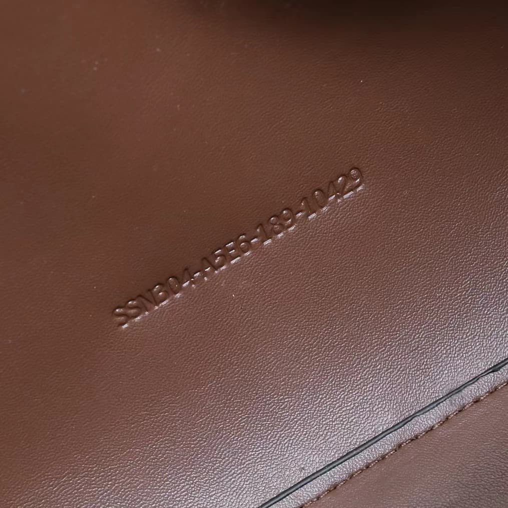 Fendi Product 3306