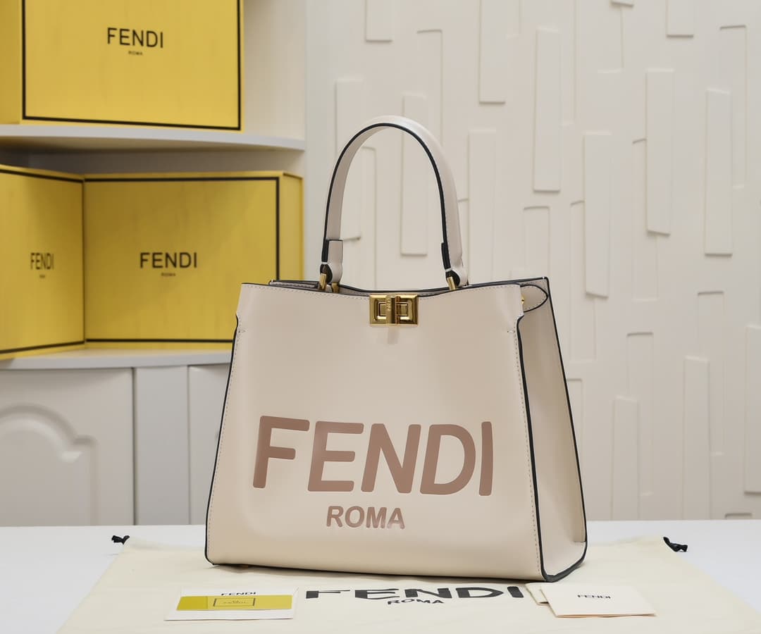 Fendi Product 3306