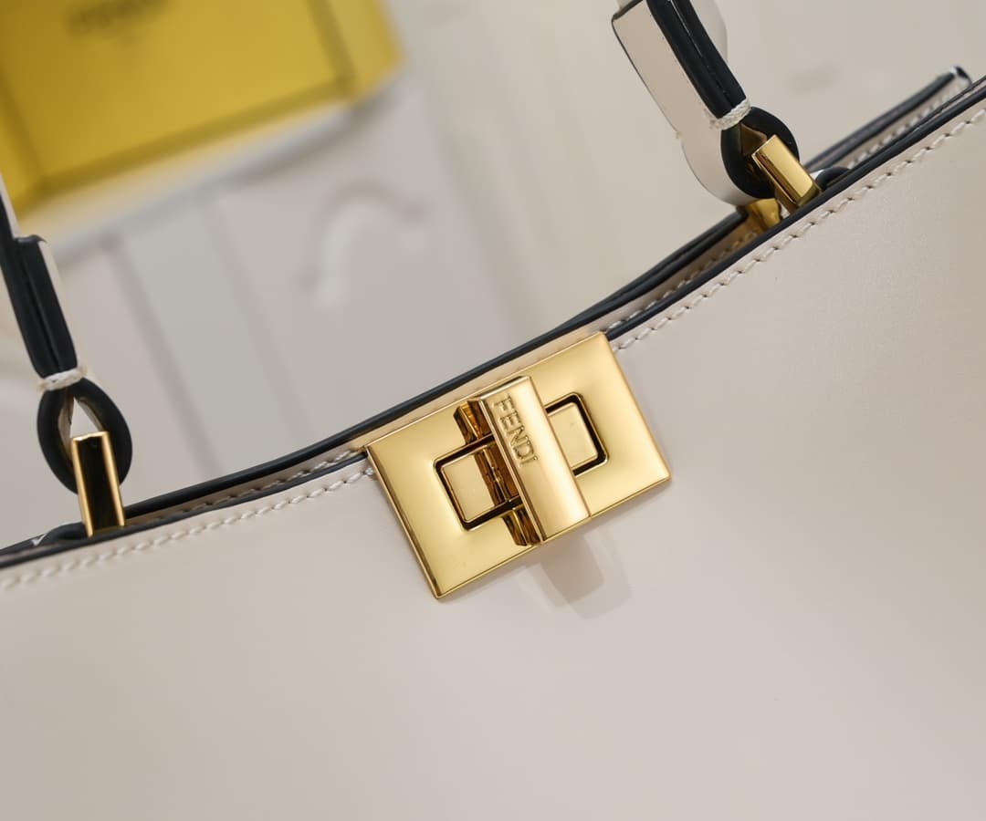 Fendi Product 3306