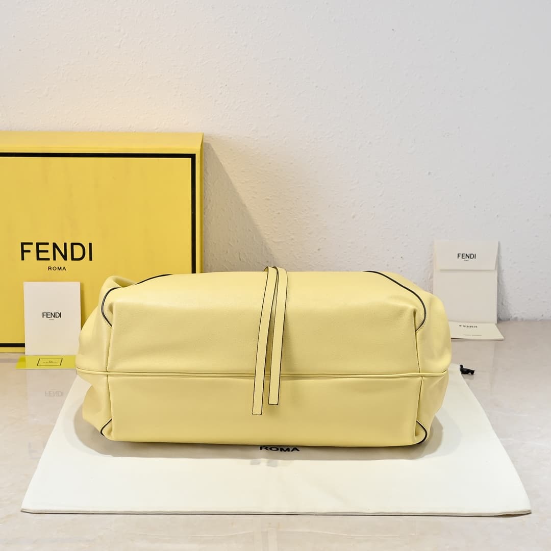 Fendi Black Large Shoulder Bag 5502