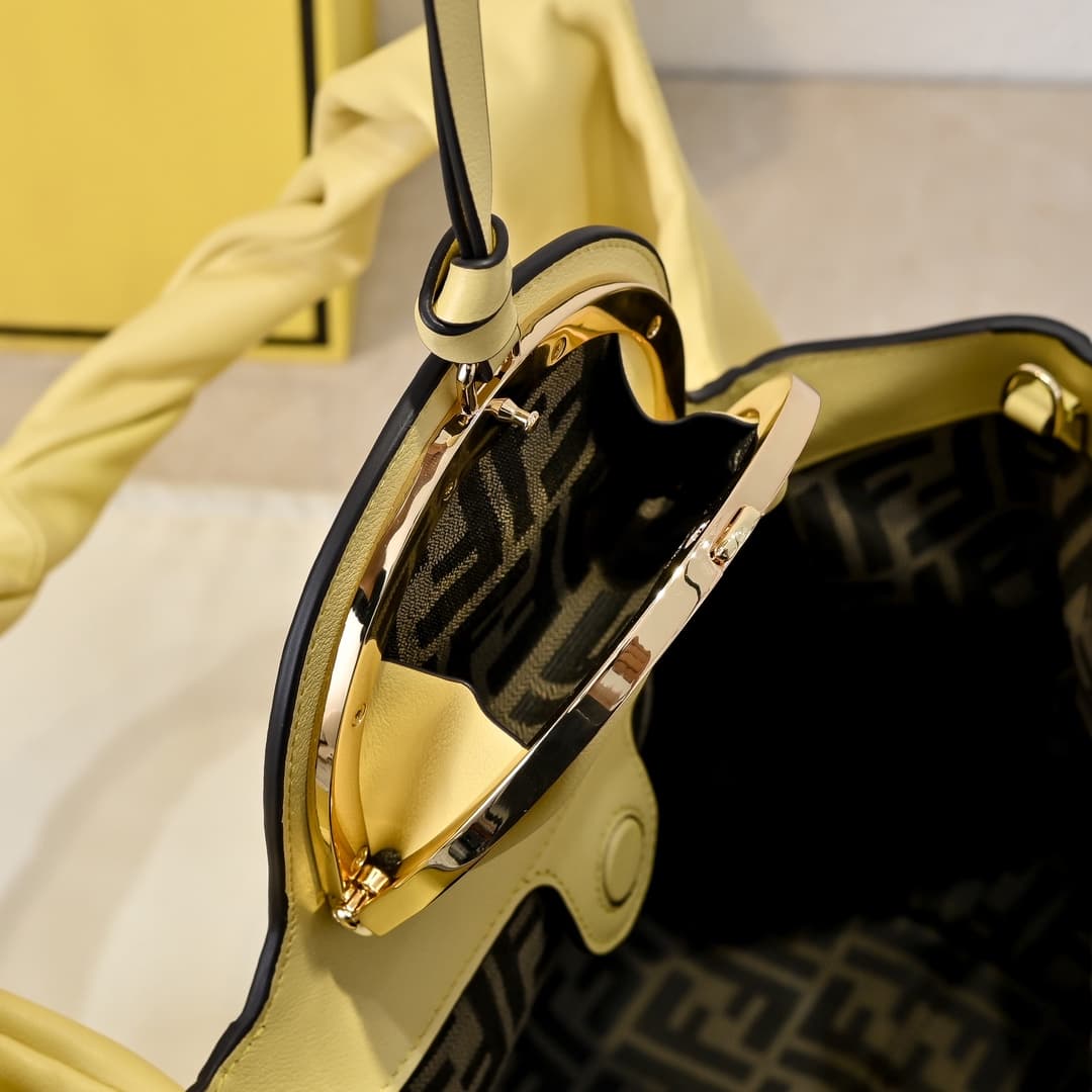 Fendi Black Large Shoulder Bag 5502
