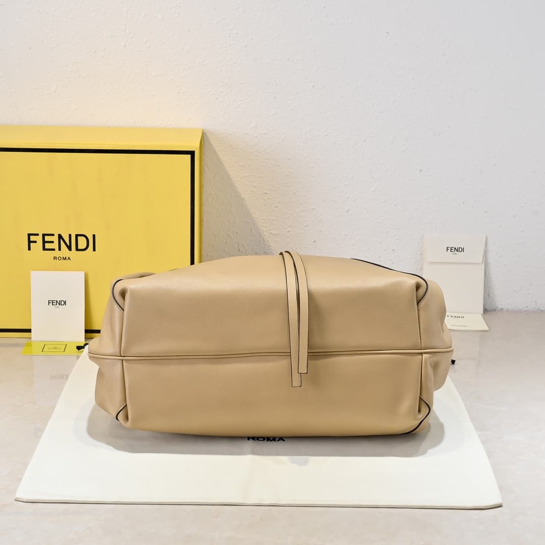 Fendi Black Large Shoulder Bag 5502
