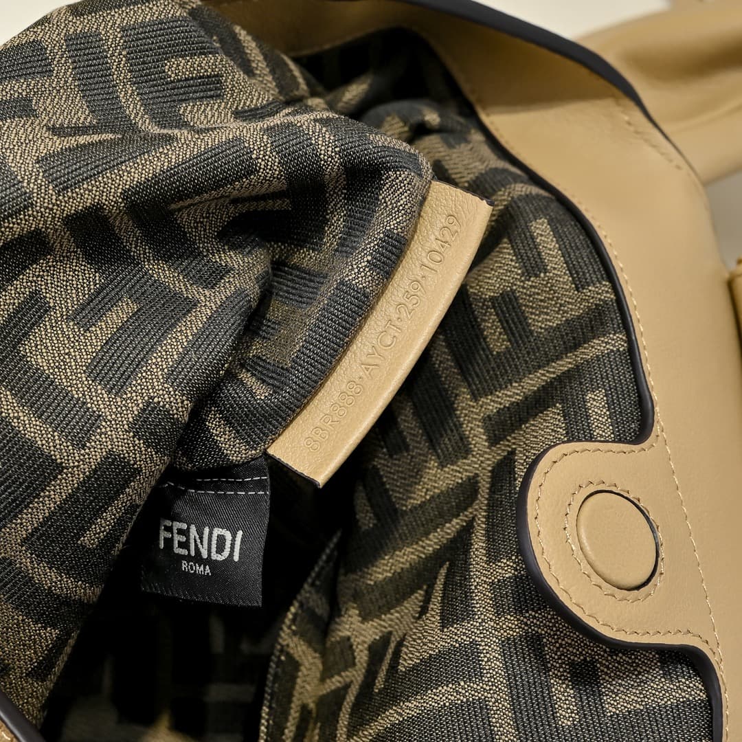 Fendi Black Large Shoulder Bag 5502