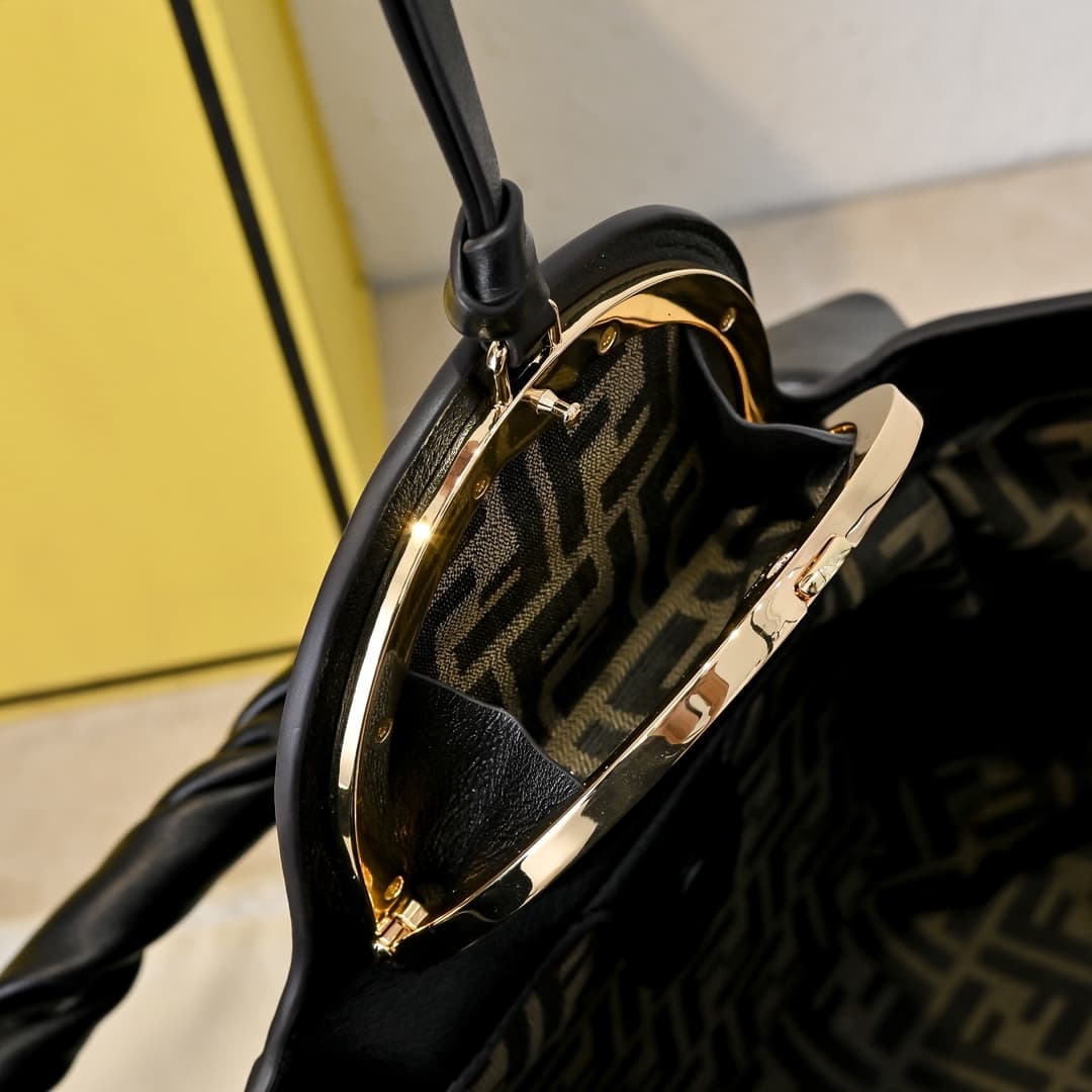 Fendi Black Large Shoulder Bag 5502