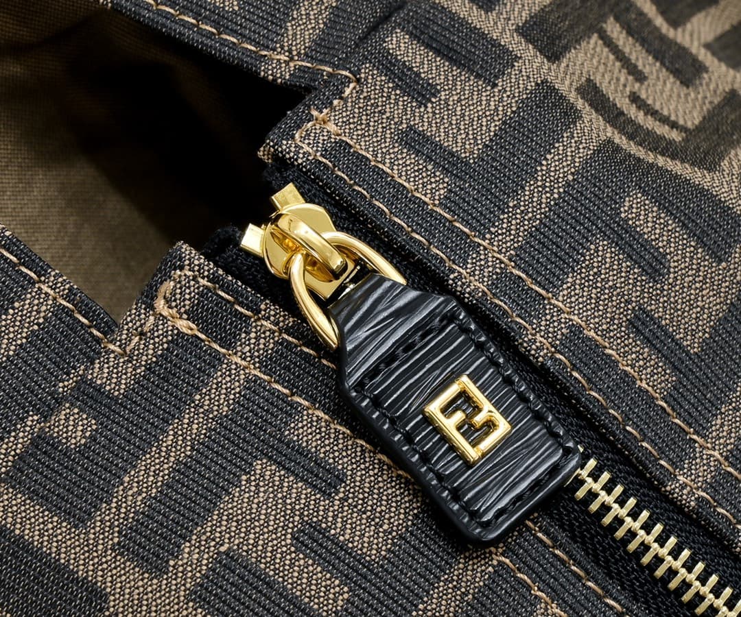 Fendi Product 7703