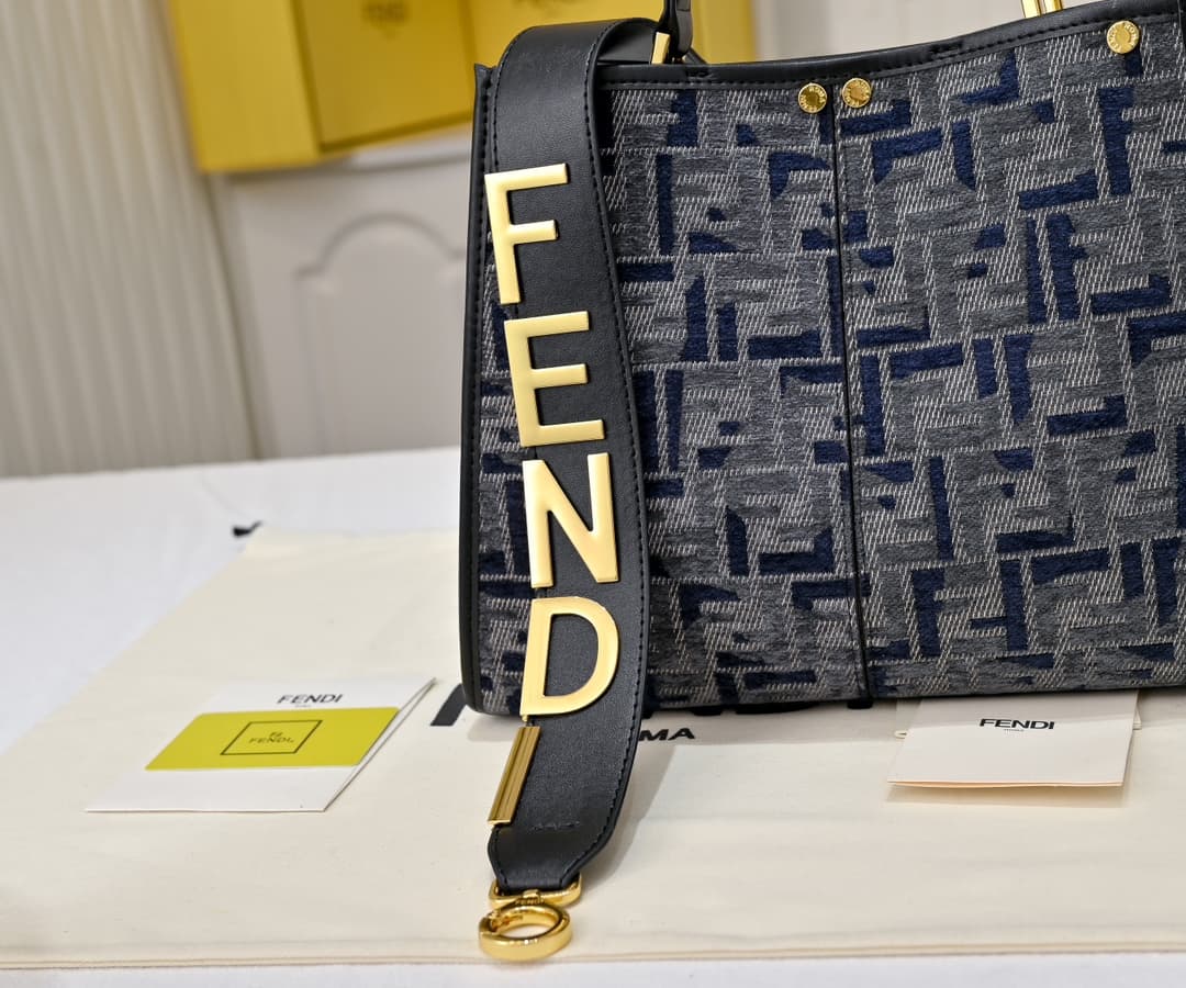 Fendi Product 3371