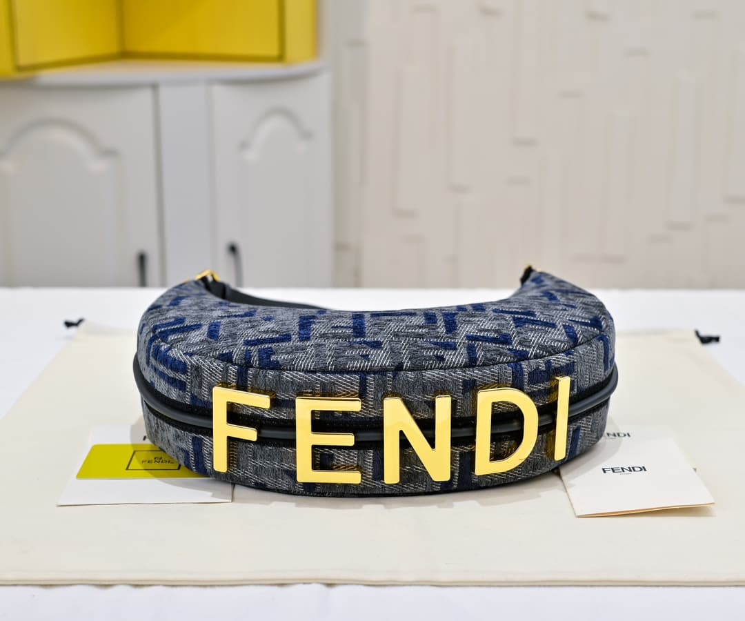 Fendi Small Shoulder Bag 2196