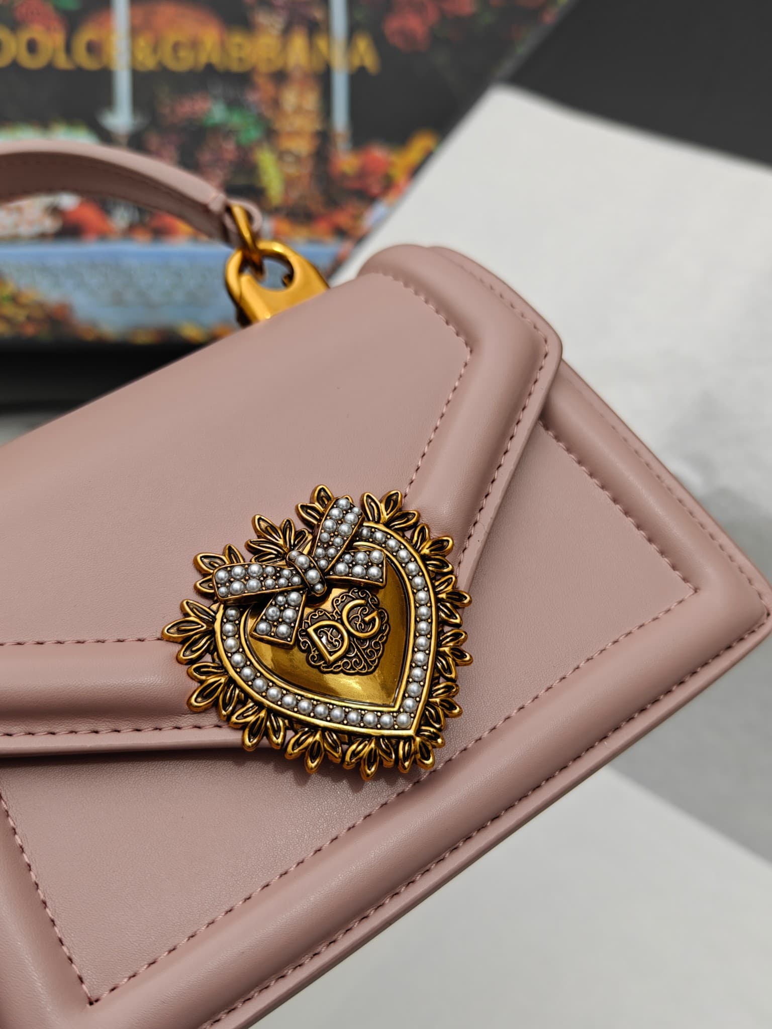 DG杜嘉班纳 Gold Crossbody Bag