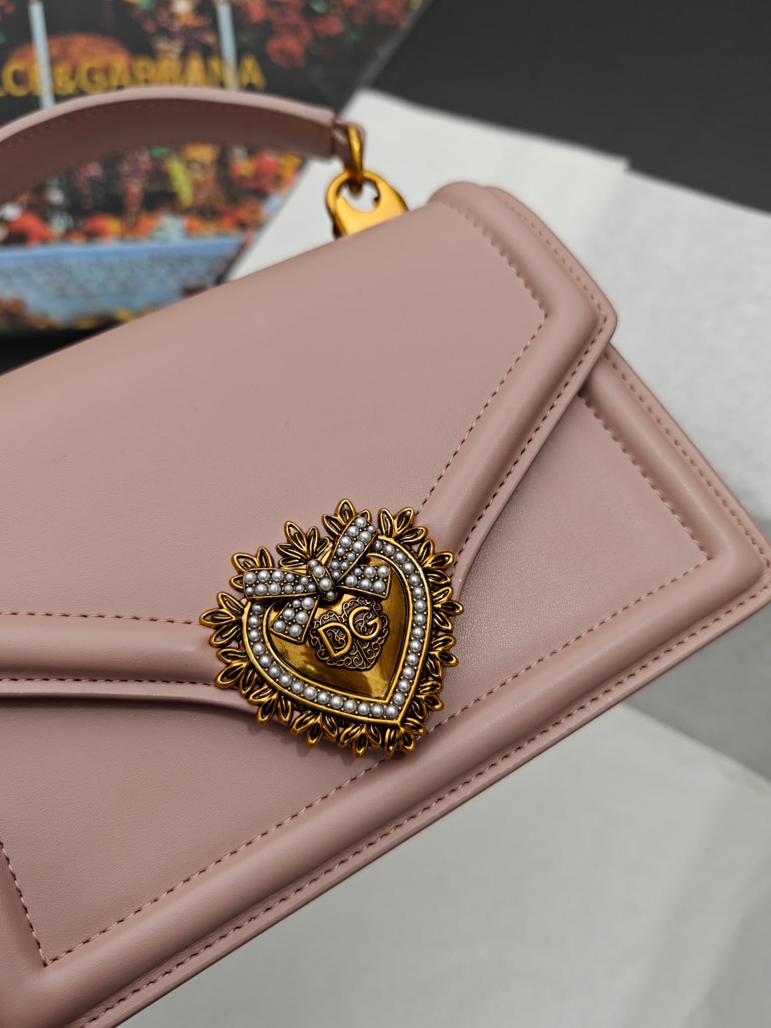 DG杜嘉班纳 Gold Crossbody Bag