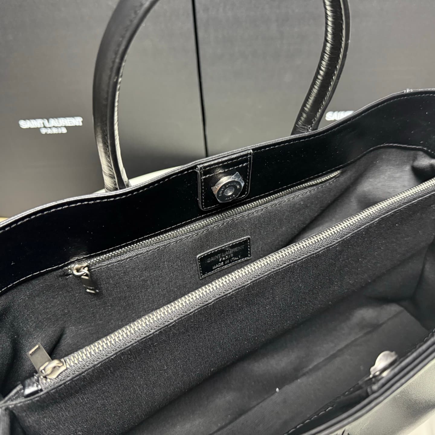 Saint Laurent Crossbody Bag 9028