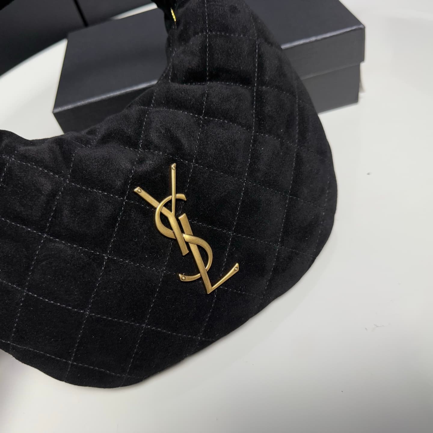 Saint Laurent Gold Bag 851689