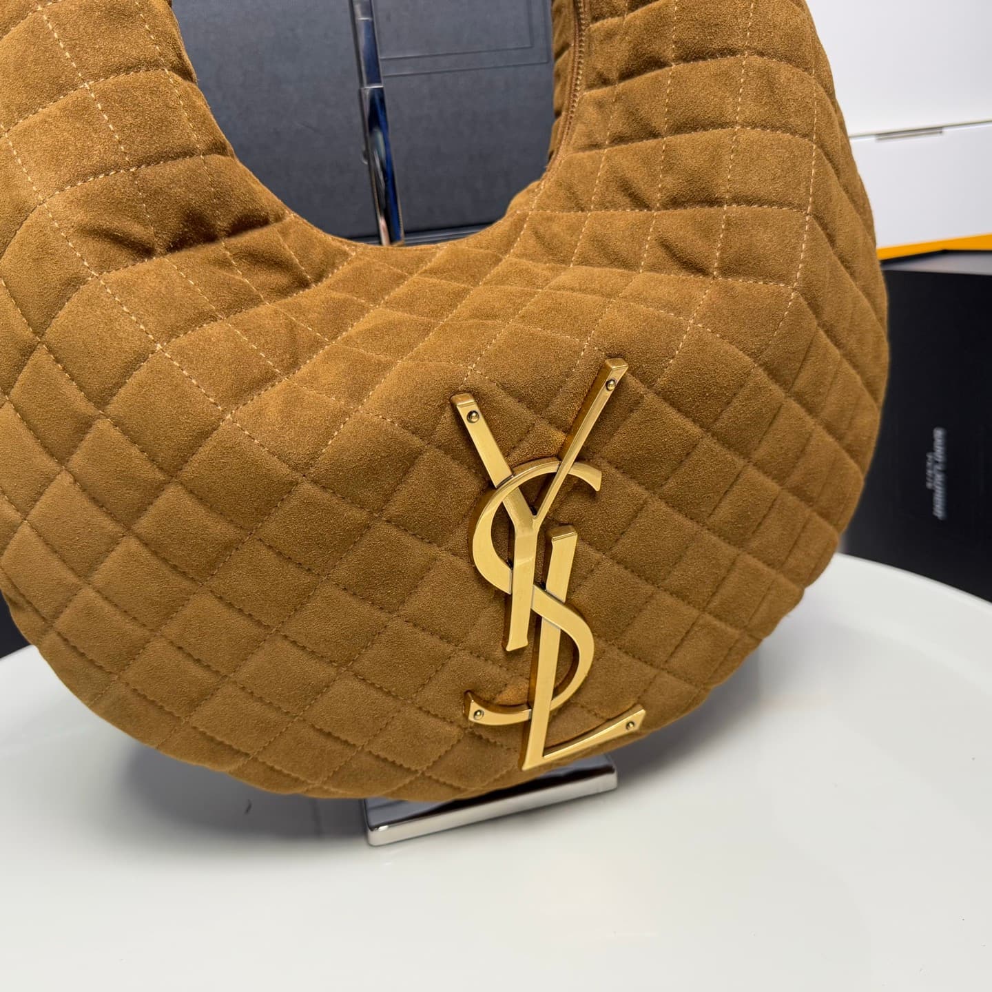 Saint Laurent Gold Large Shoulder Bag 698652