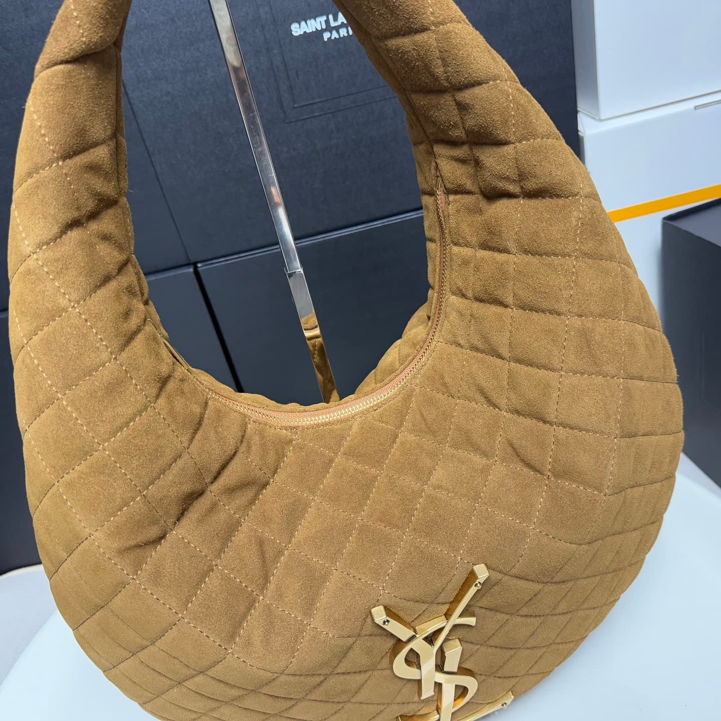 Saint Laurent Gold Large Shoulder Bag 698652