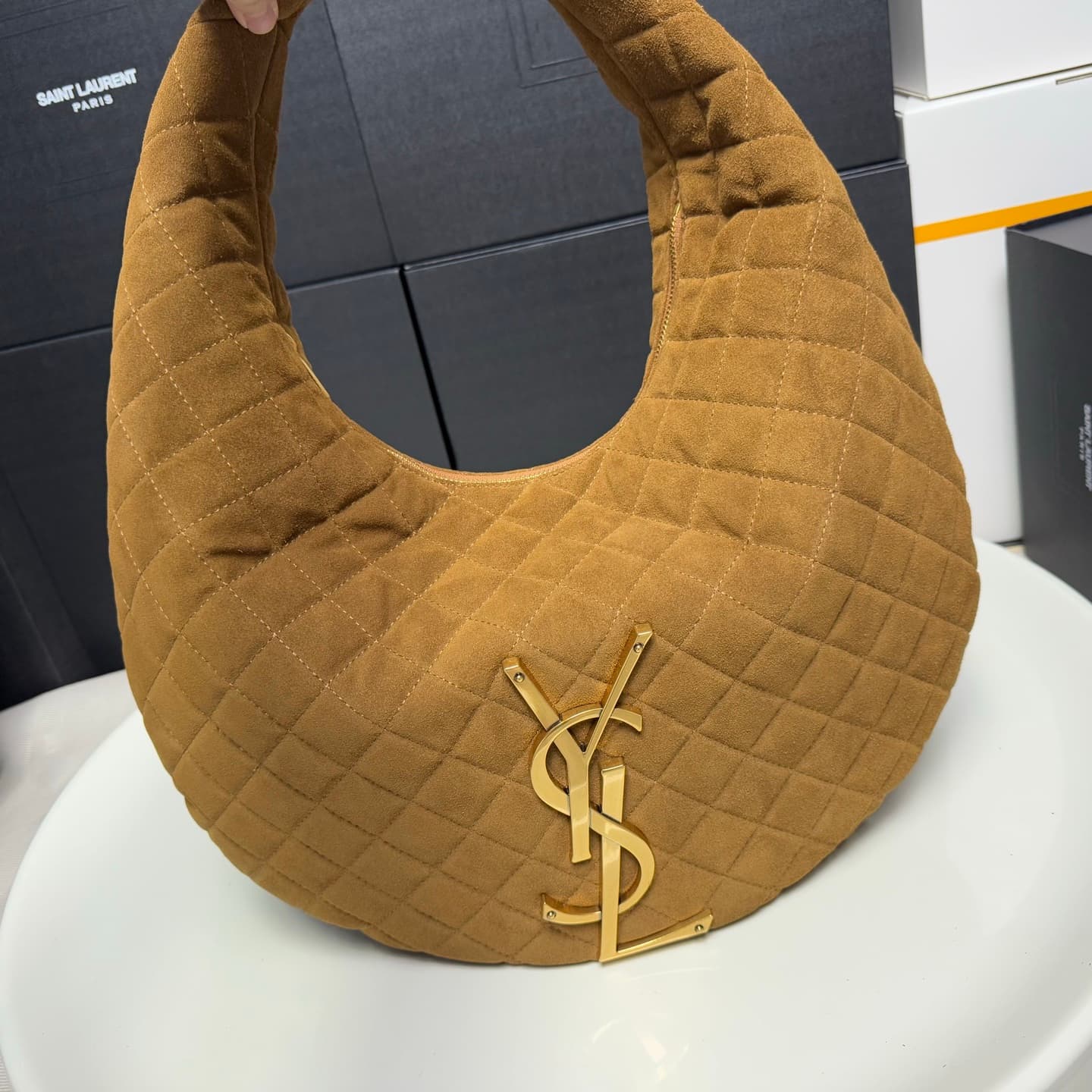 Saint Laurent Gold Large Shoulder Bag 698652