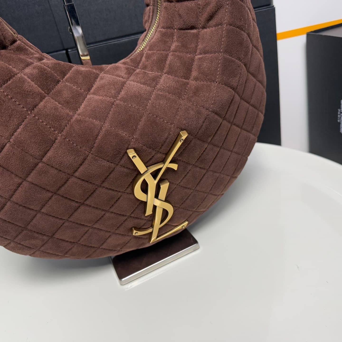 Saint Laurent Gold Large Shoulder Bag 698652