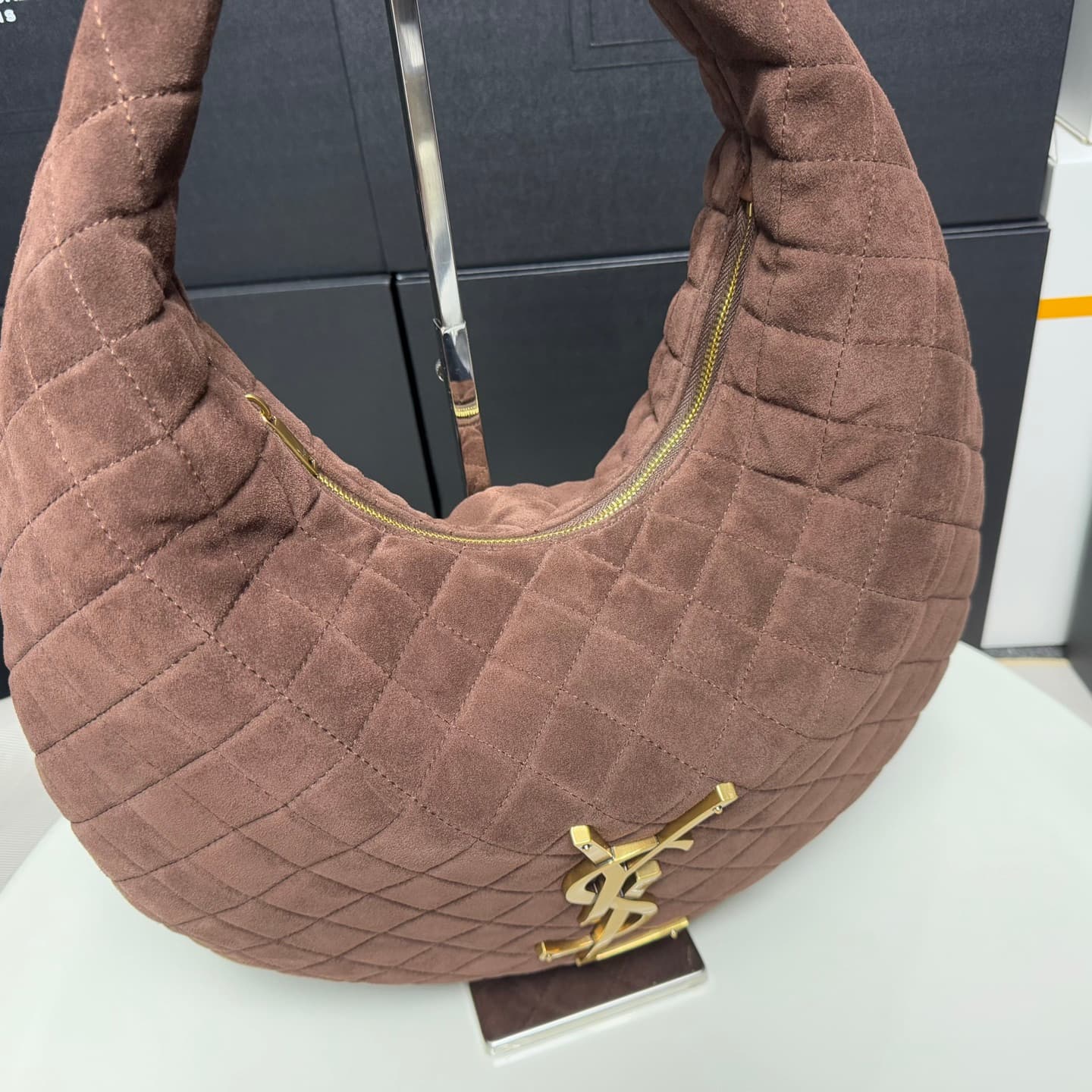 Saint Laurent Gold Large Shoulder Bag 698652