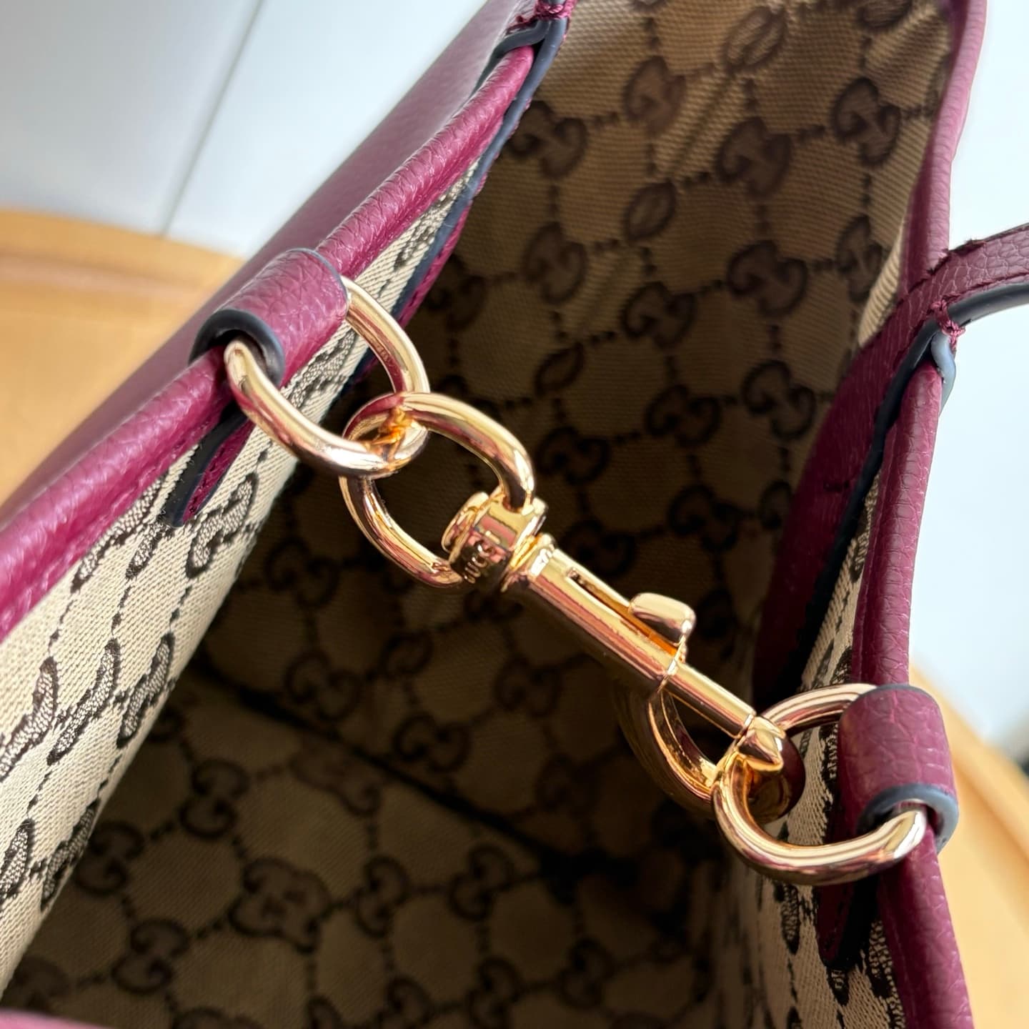 Gucci Red Product 839124
