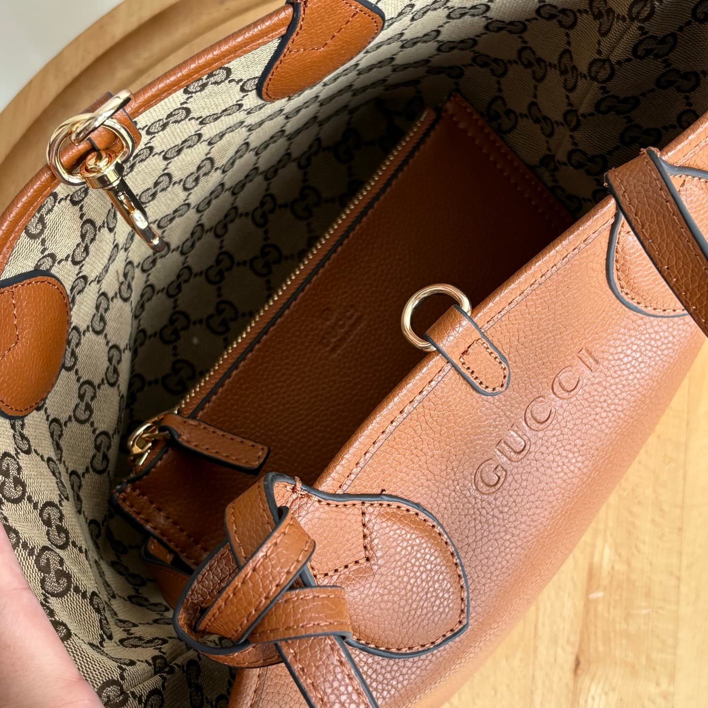 Gucci Brown Product 839124