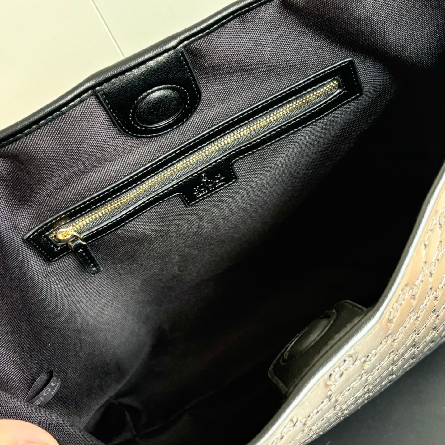 Gucci Product 847452