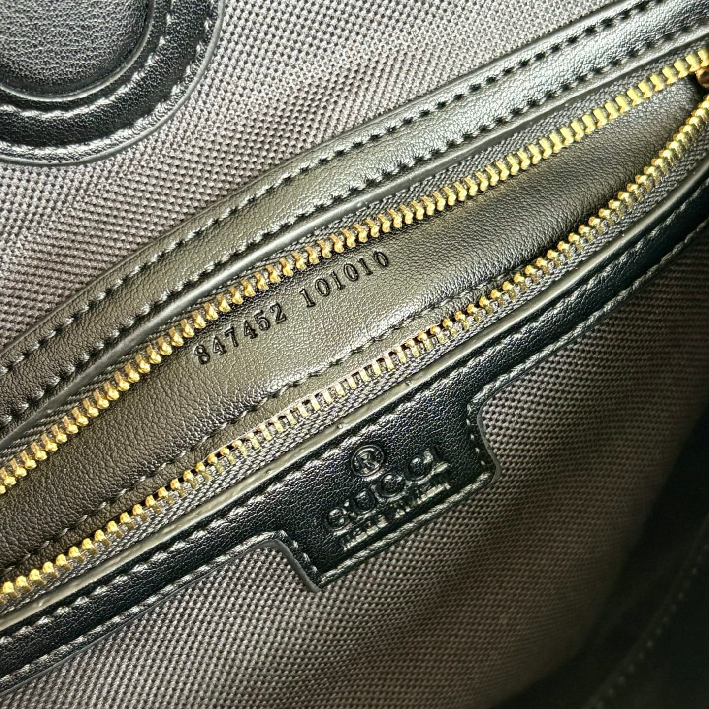 Gucci Product 847452