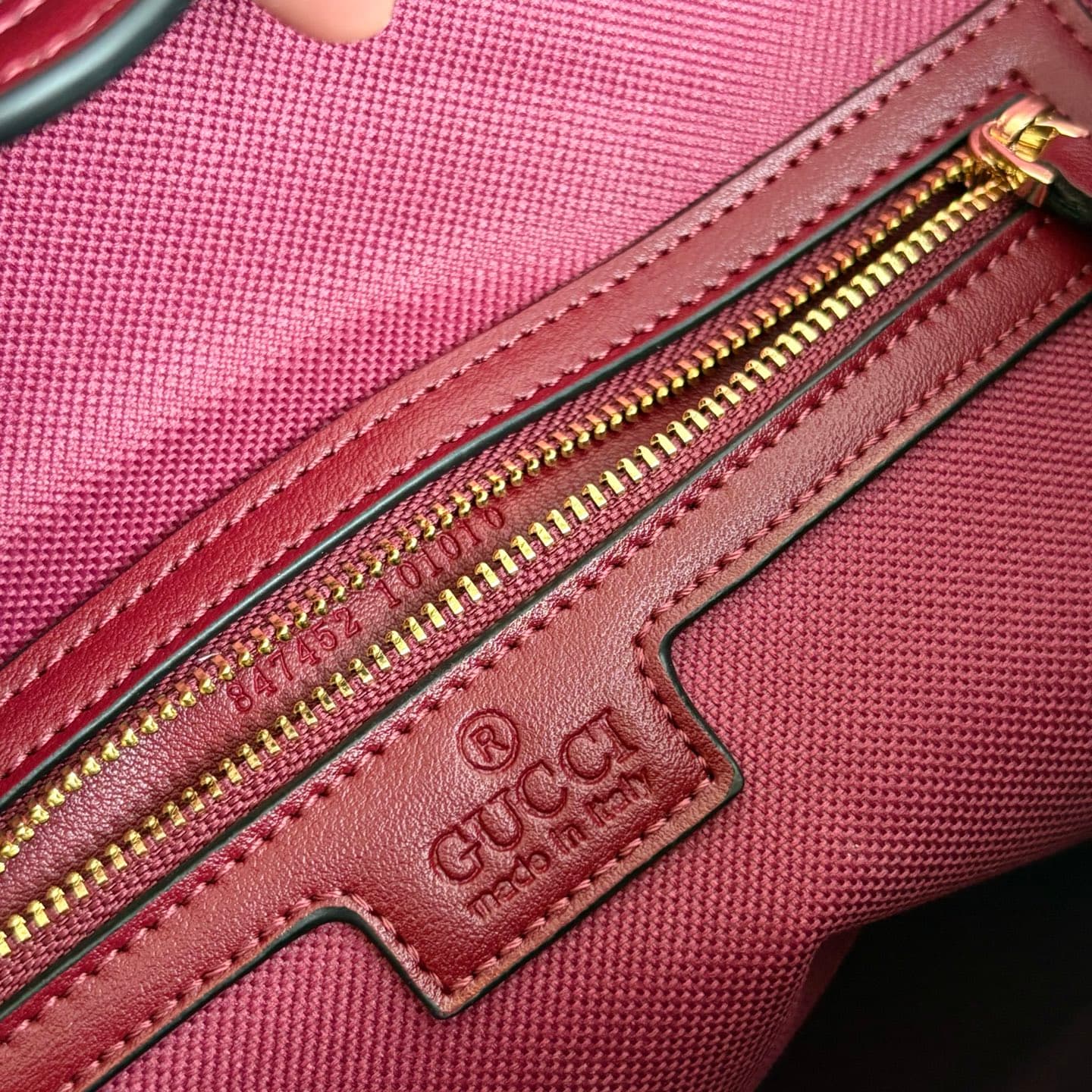 Gucci Product 847452