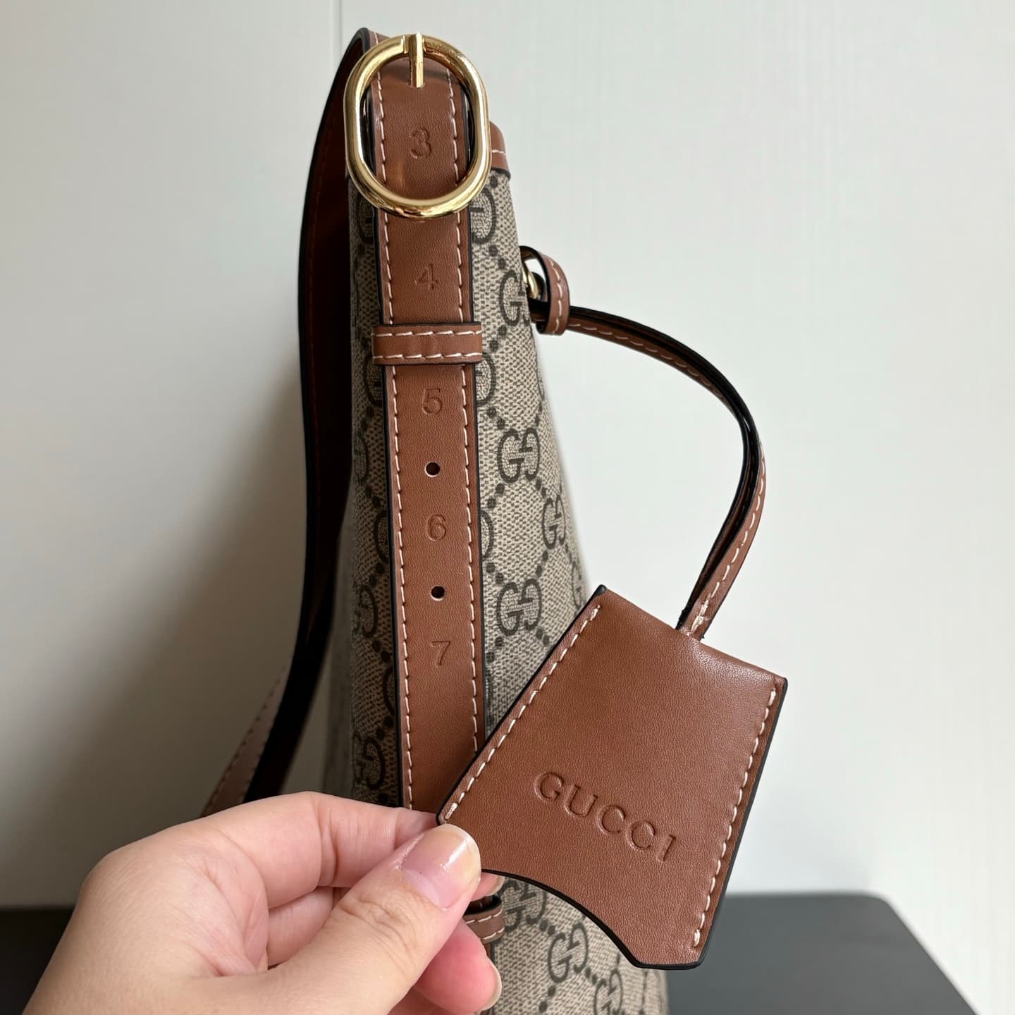 Gucci Product 848881