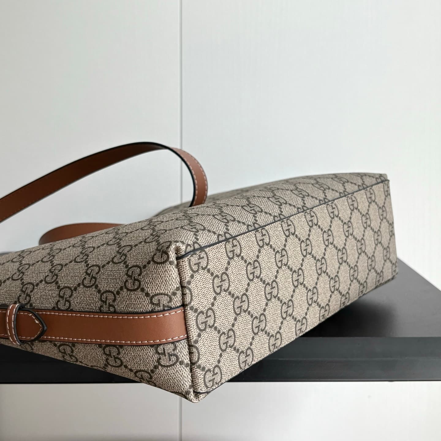 Gucci Product 848881