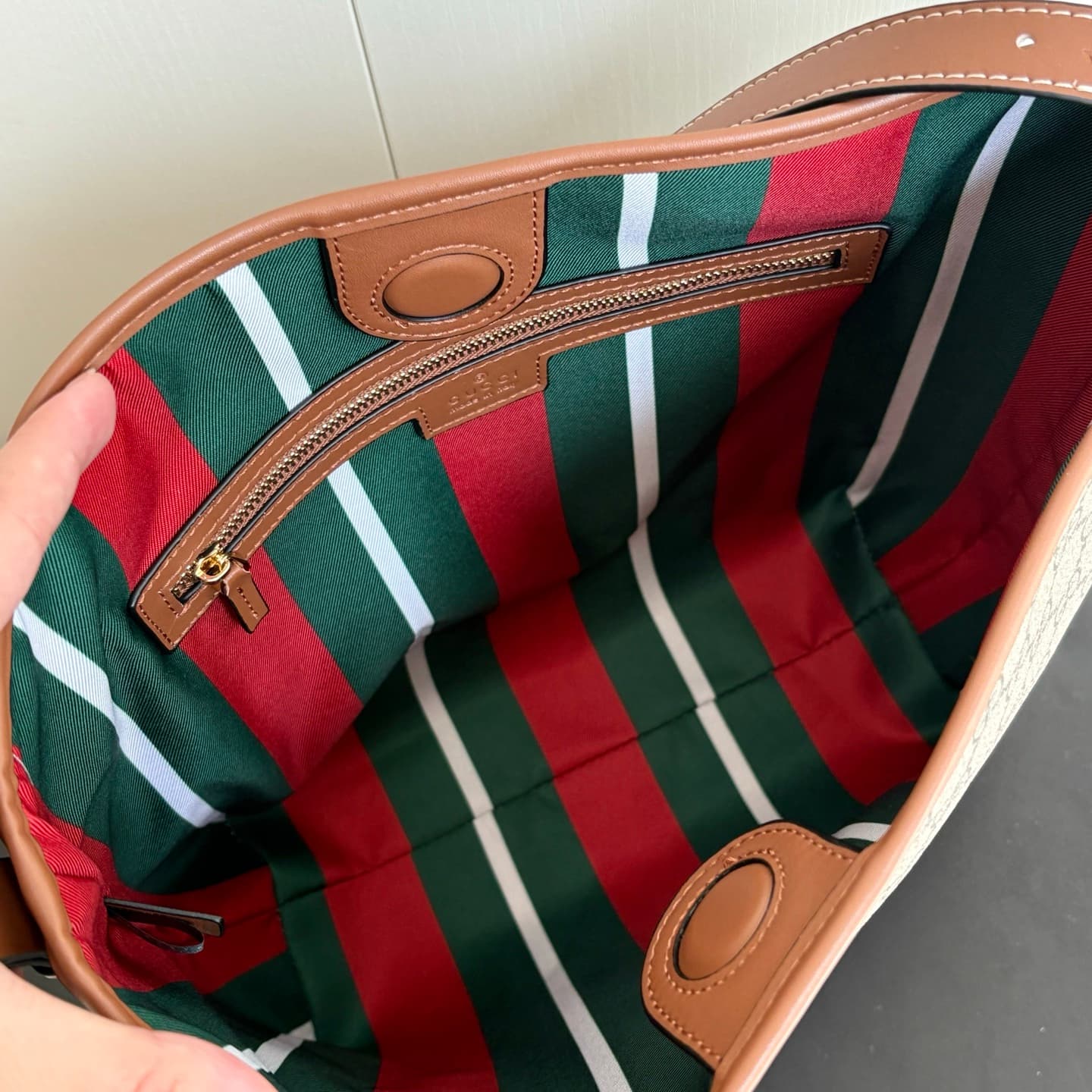 Gucci Product 848881