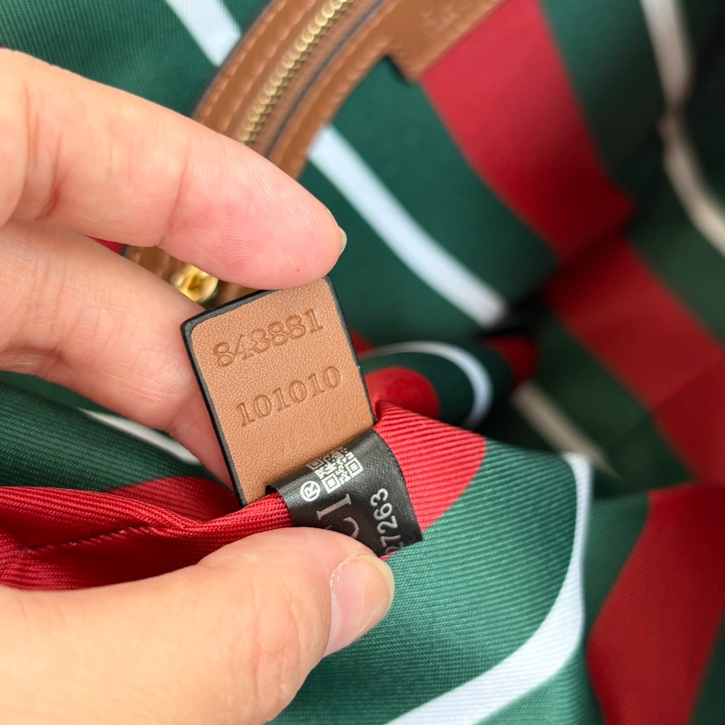 Gucci Product 848881