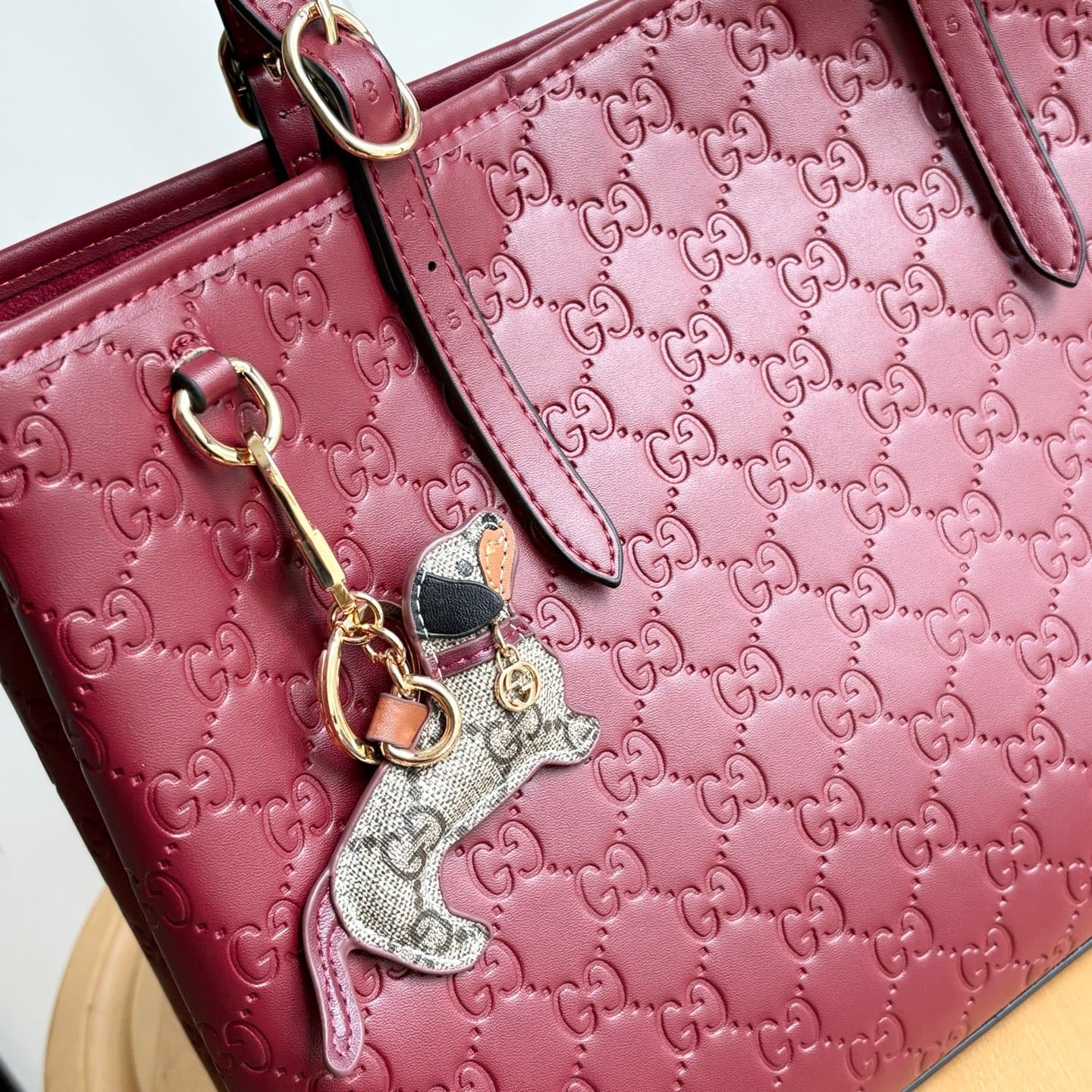 Gucci Large Product 815213