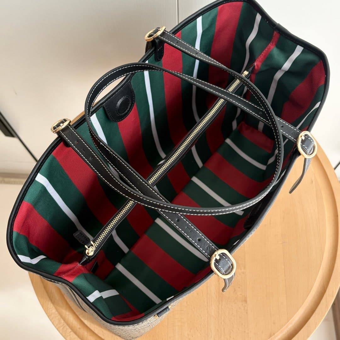 Gucci Large Product 815213