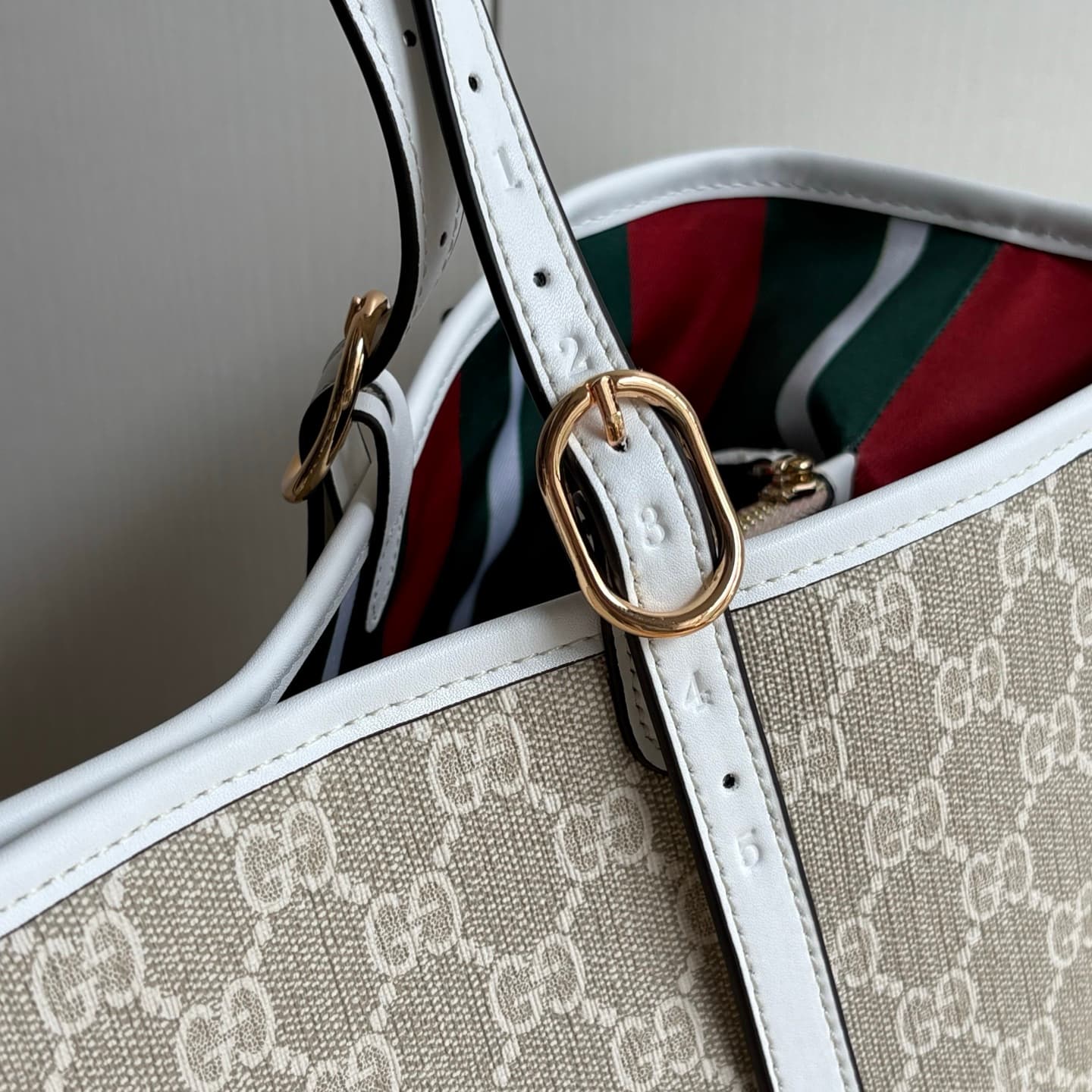 Gucci Large Product 815213