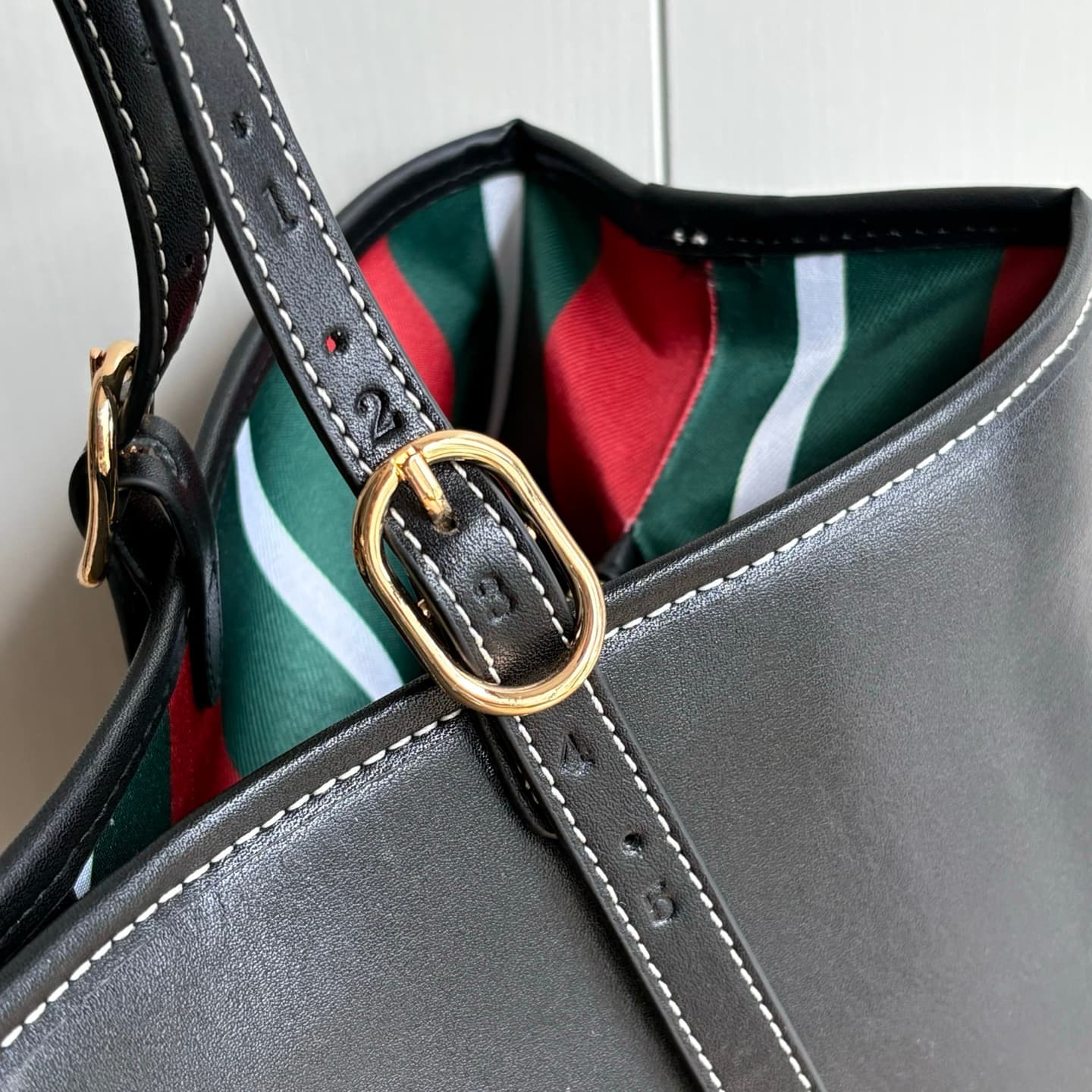 Gucci Large Product 815213